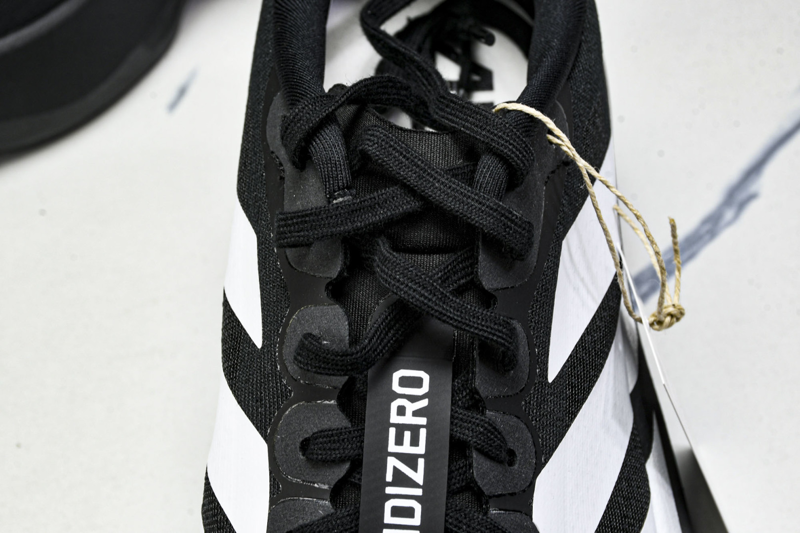 Adizero 尺码36-46

纯原版出品-Adizero EVO SL Black White 黑白