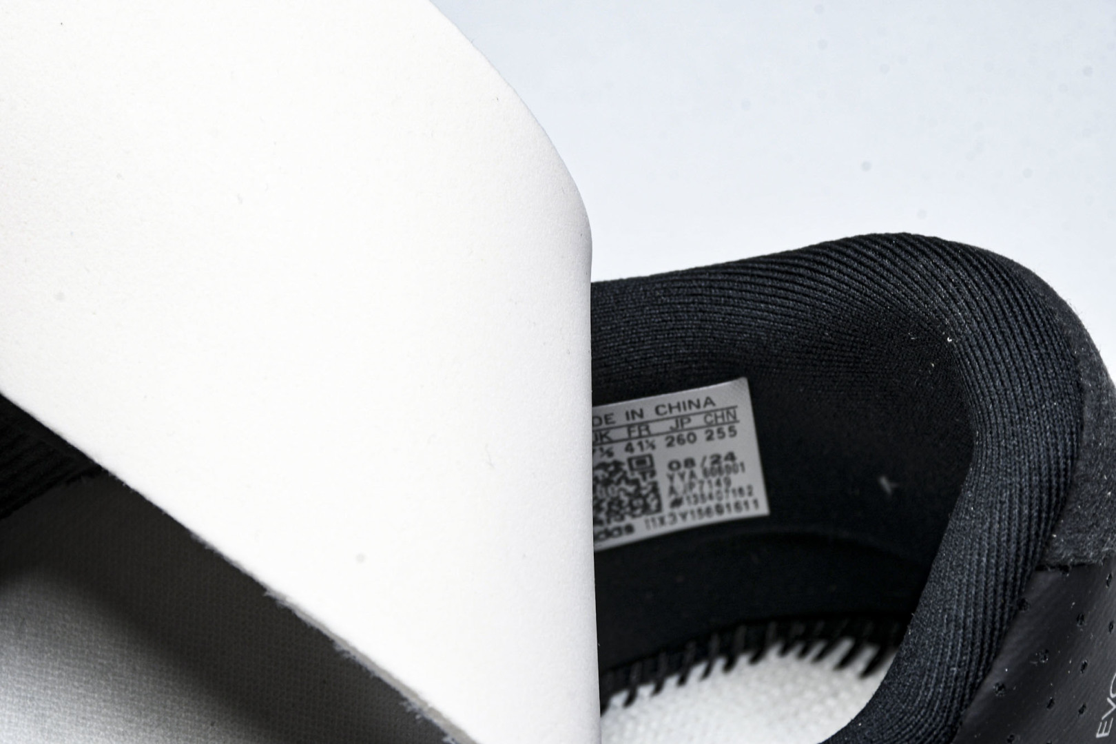 Adizero 尺码36-46

纯原版出品-Adizero EVO SL Black White 黑白