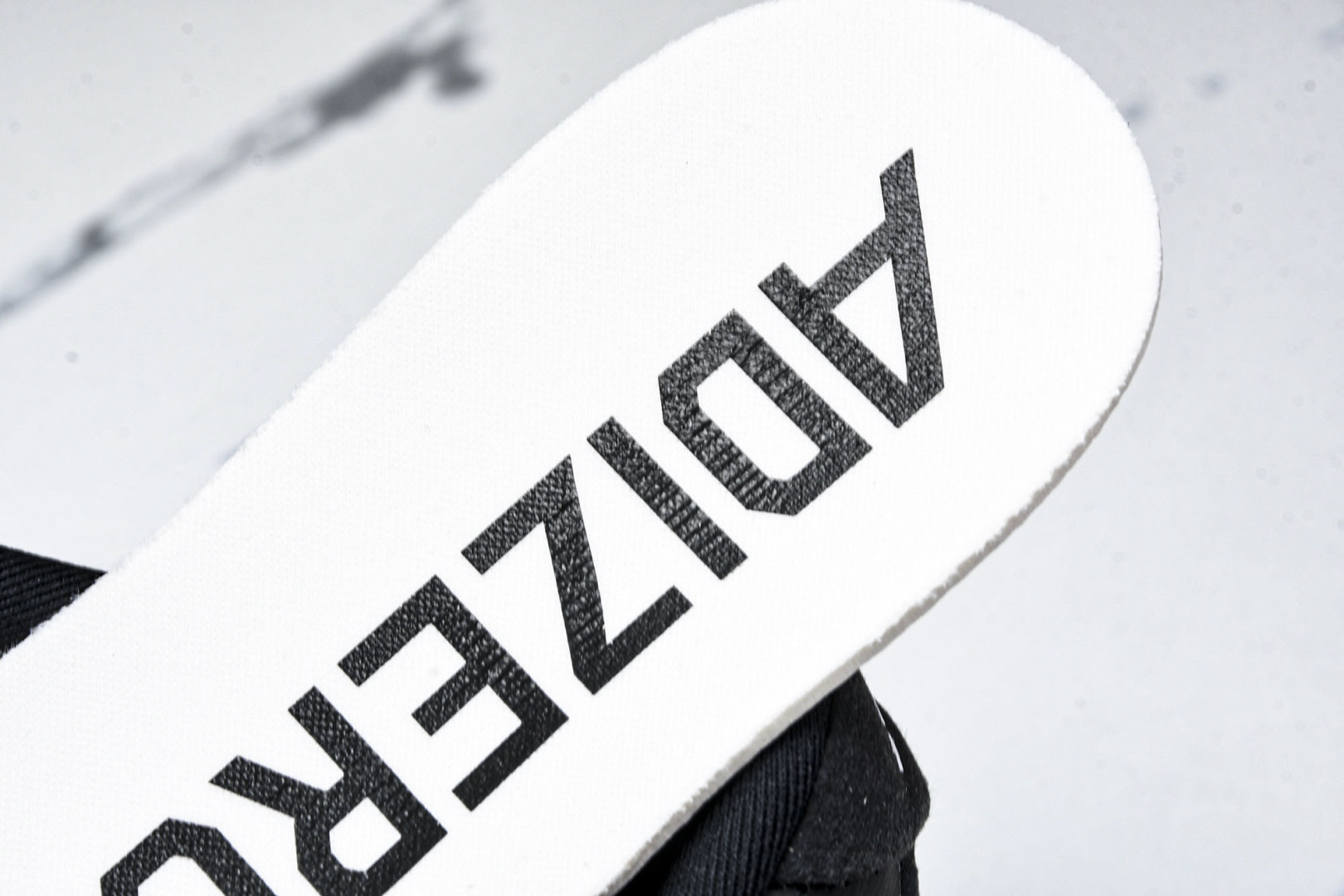 Adizero 尺码36-46

纯原版出品-Adizero EVO SL Black White 黑白