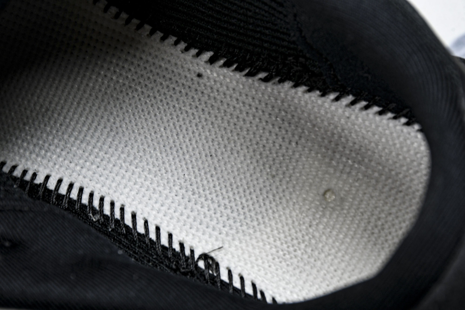 Adizero 尺码36-46

纯原版出品-Adizero EVO SL Black White 黑白