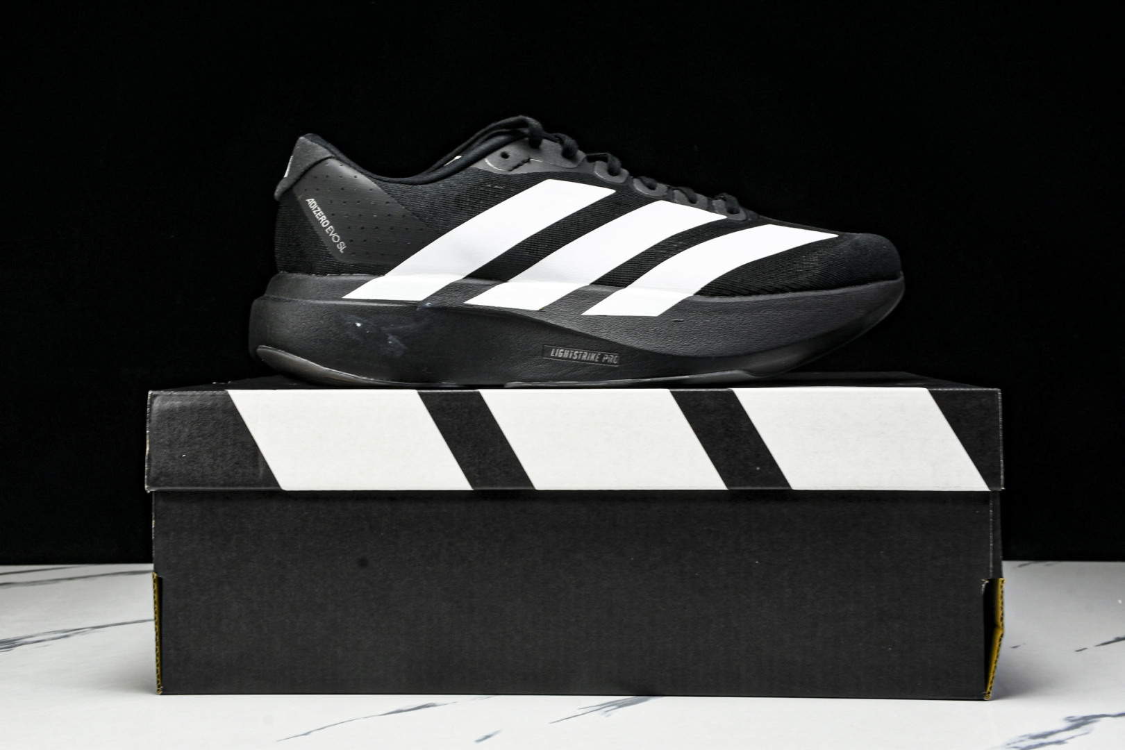 Adizero 尺码36-46

纯原版出品-Adizero EVO SL Black White 黑白