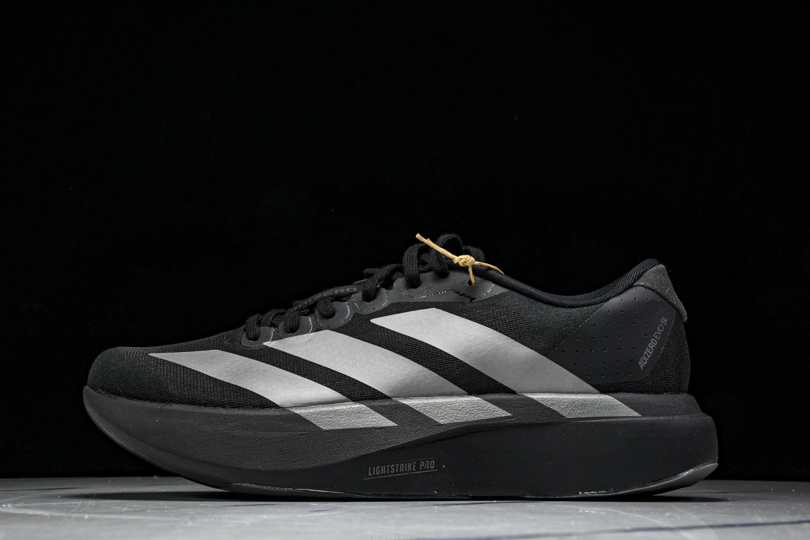 Adizero 尺码36-46

纯原版出品-Adizero EVO SL Grey Black 灰黑 