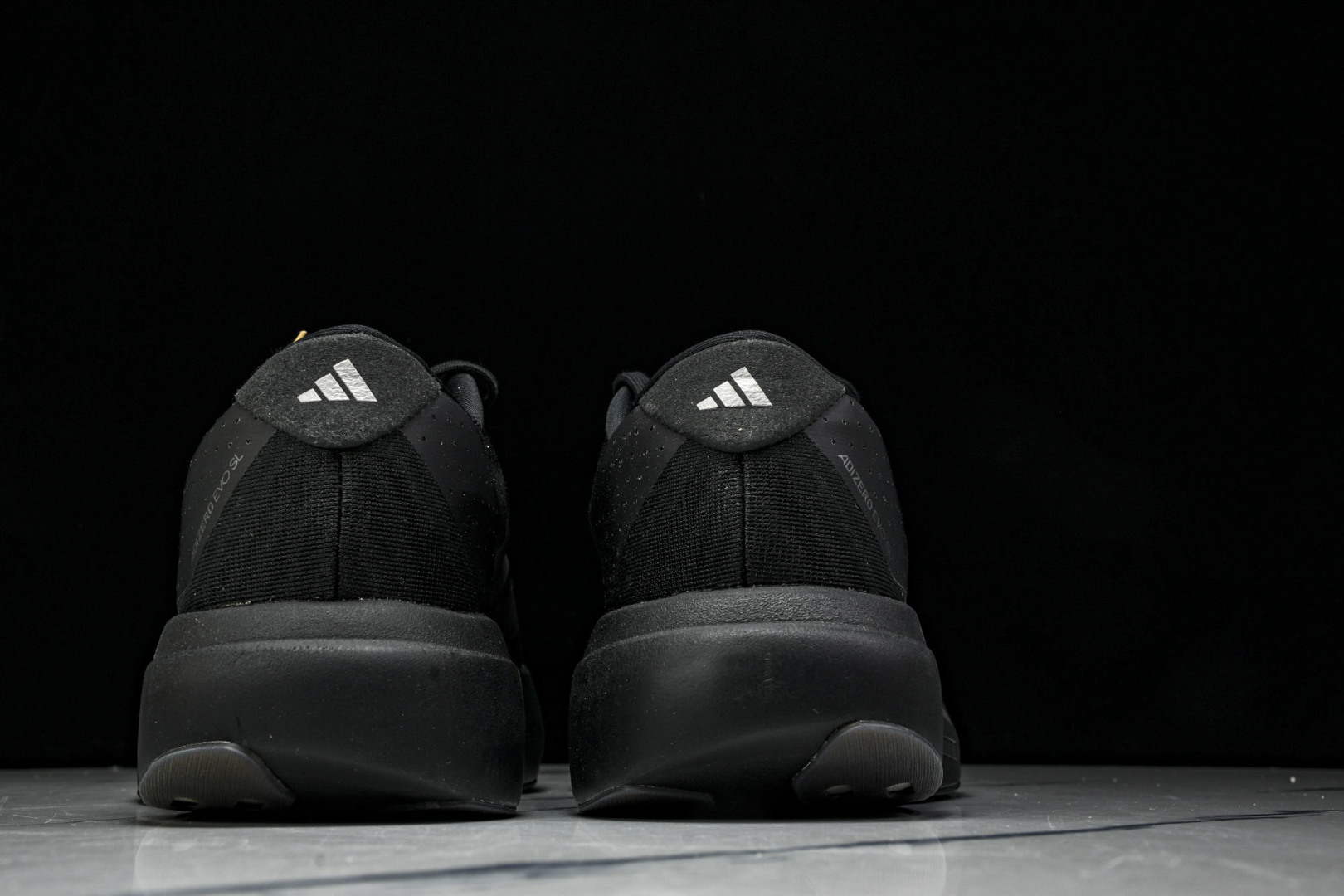 Adizero 尺码36-46

纯原版出品-Adizero EVO SL Grey Black 灰黑 