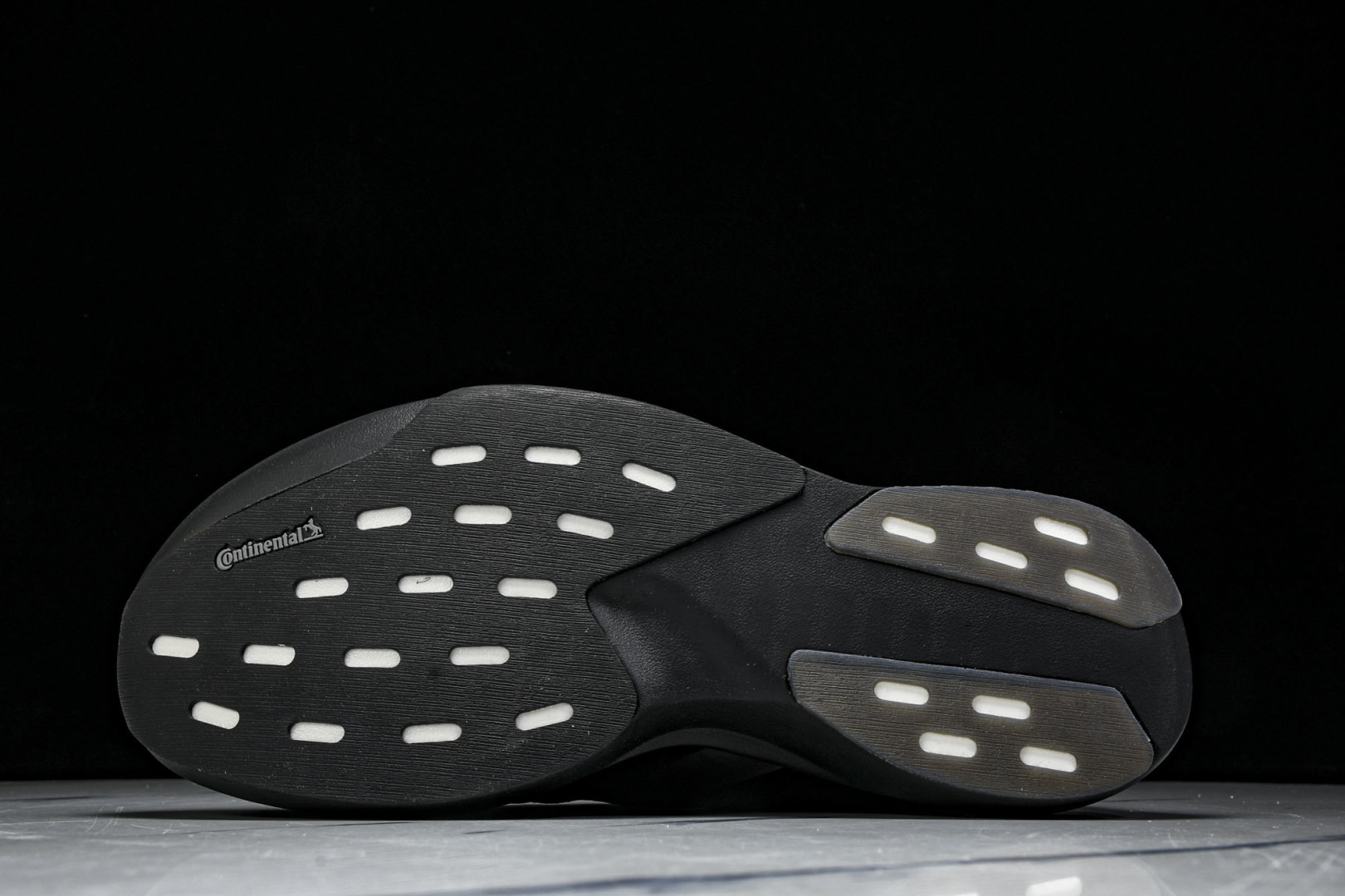 Adizero 尺码36-46

纯原版出品-Adizero EVO SL Grey Black 灰黑 