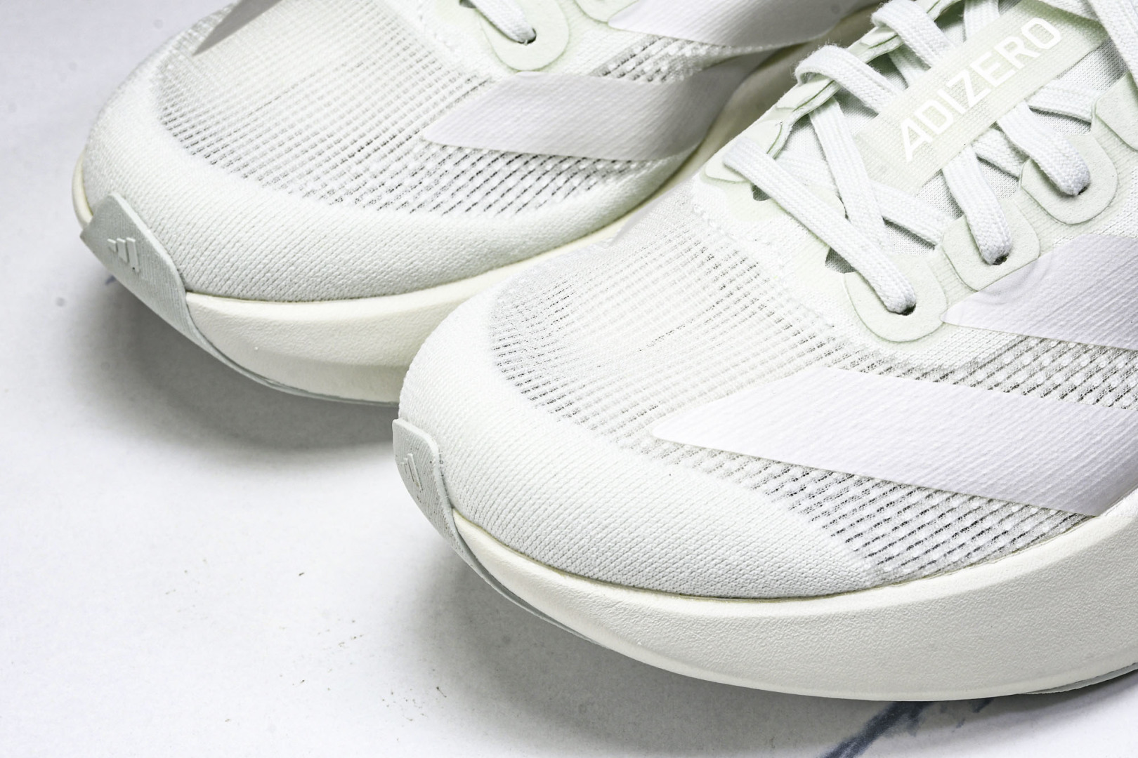 Adizero 尺码36-46

纯原版出品-Adizero Evo SL  阿迪超轻透气缓震跑鞋 JR