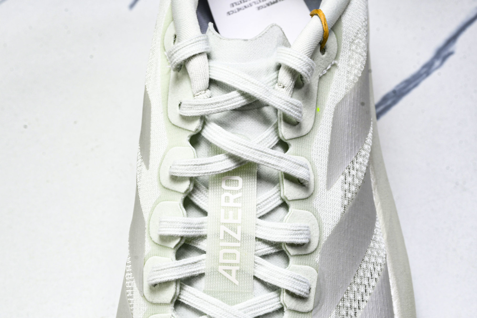 Adizero 尺码36-46

纯原版出品-Adizero Evo SL  阿迪超轻透气缓震跑鞋 JR