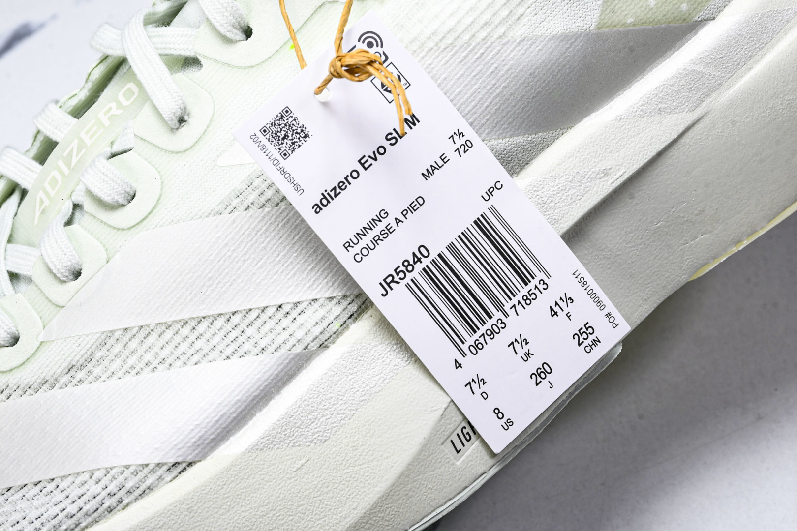 Adizero 尺码36-46

纯原版出品-Adizero Evo SL  阿迪超轻透气缓震跑鞋 JR