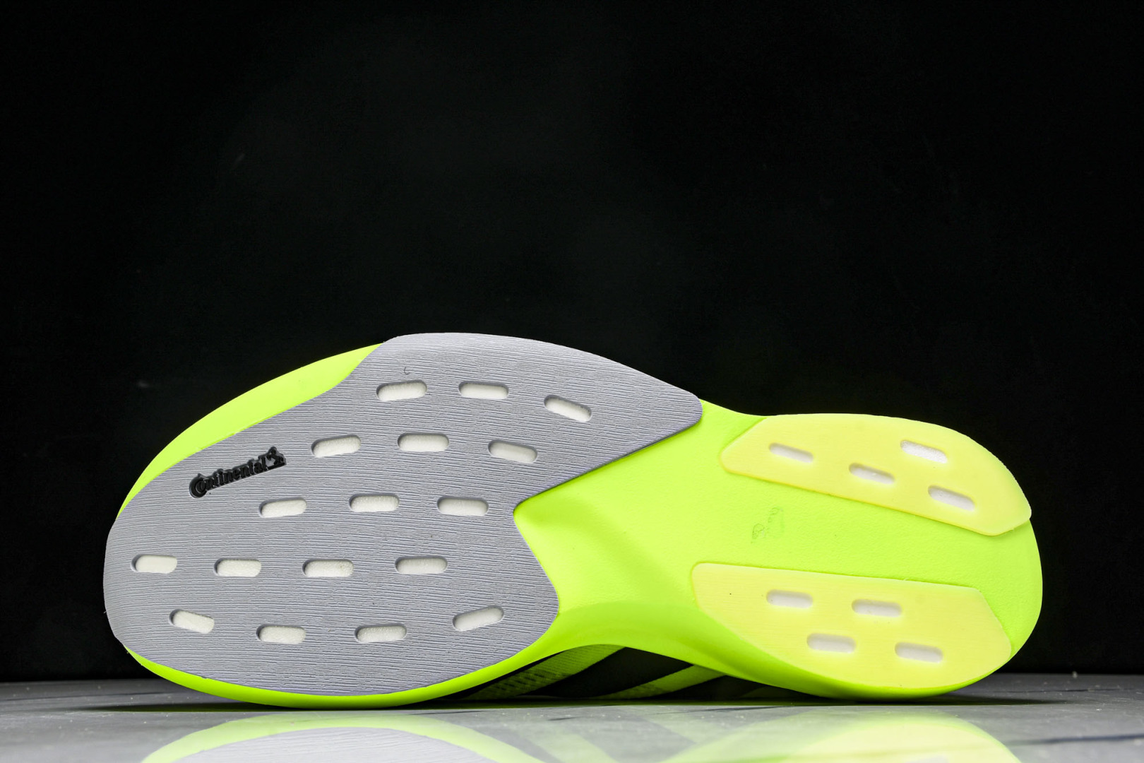 Adizero 尺码36-46

纯原版出品-Adizero Evo SL  阿迪超轻透气缓震跑鞋 JP