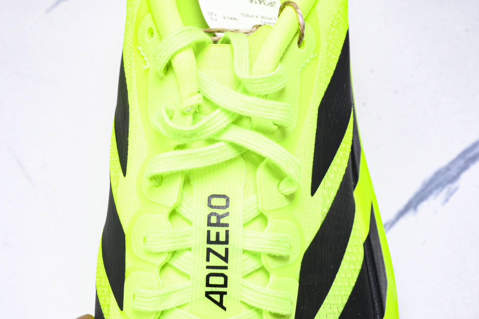 Adizero 尺码36-46

纯原版出品-Adizero Evo SL  阿迪超轻透气缓震跑鞋 JP