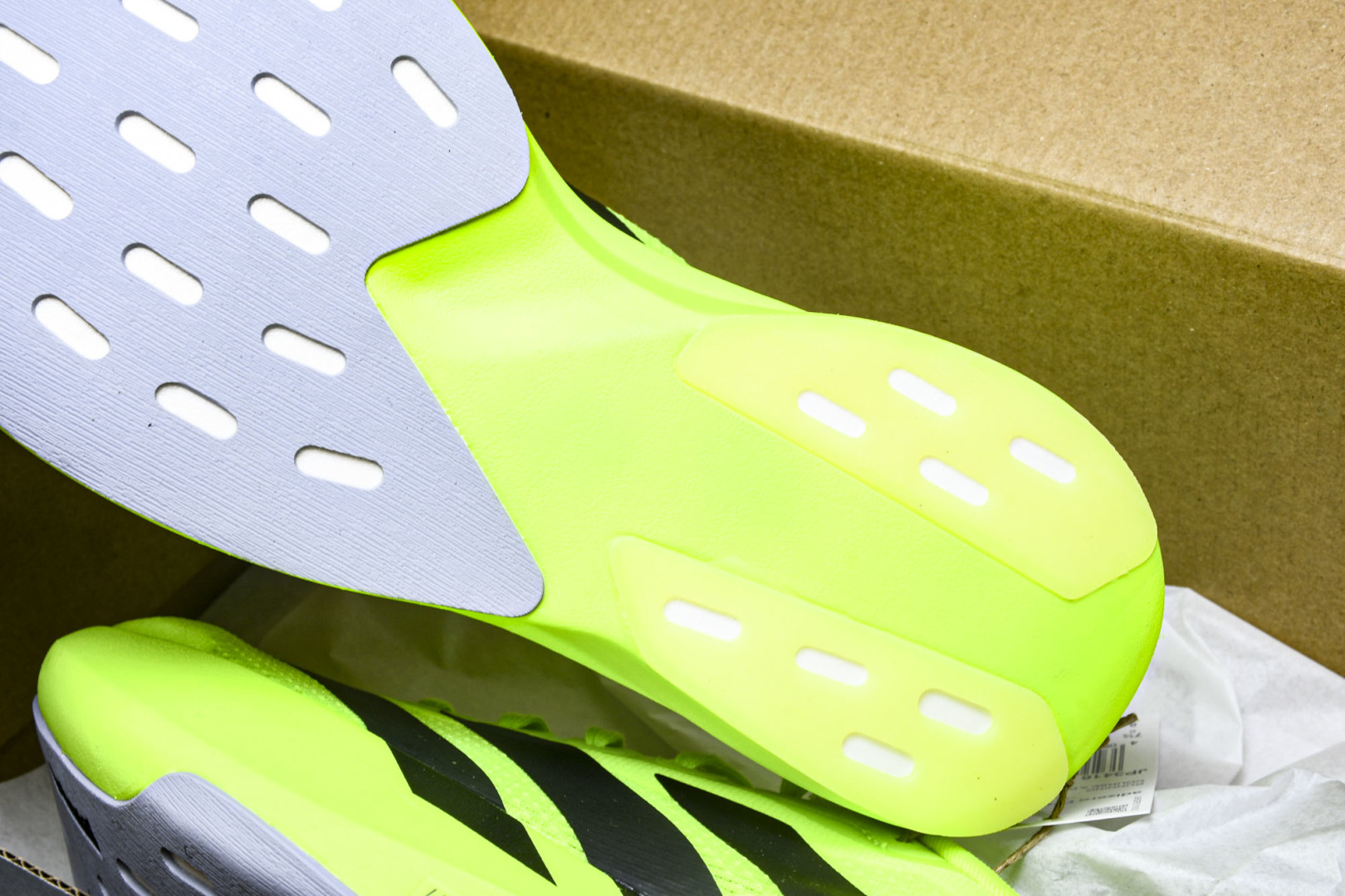 Adizero 尺码36-46

纯原版出品-Adizero Evo SL  阿迪超轻透气缓震跑鞋 JP