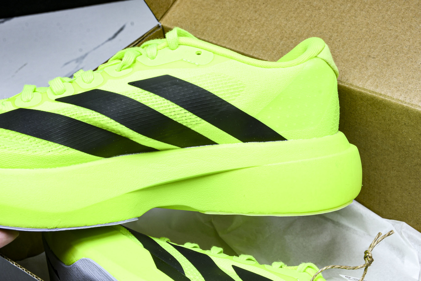 Adizero 尺码36-46

纯原版出品-Adizero Evo SL  阿迪超轻透气缓震跑鞋 JP
