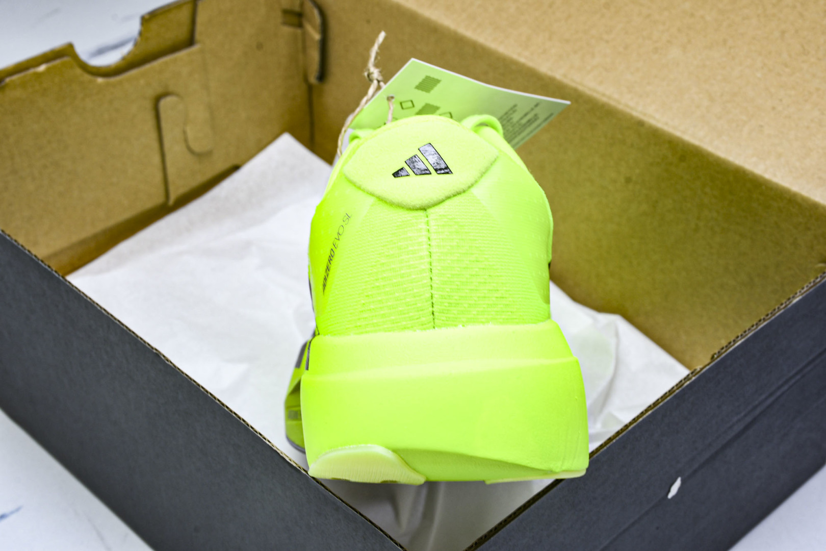 Adizero 尺码36-46

纯原版出品-Adizero Evo SL  阿迪超轻透气缓震跑鞋 JP