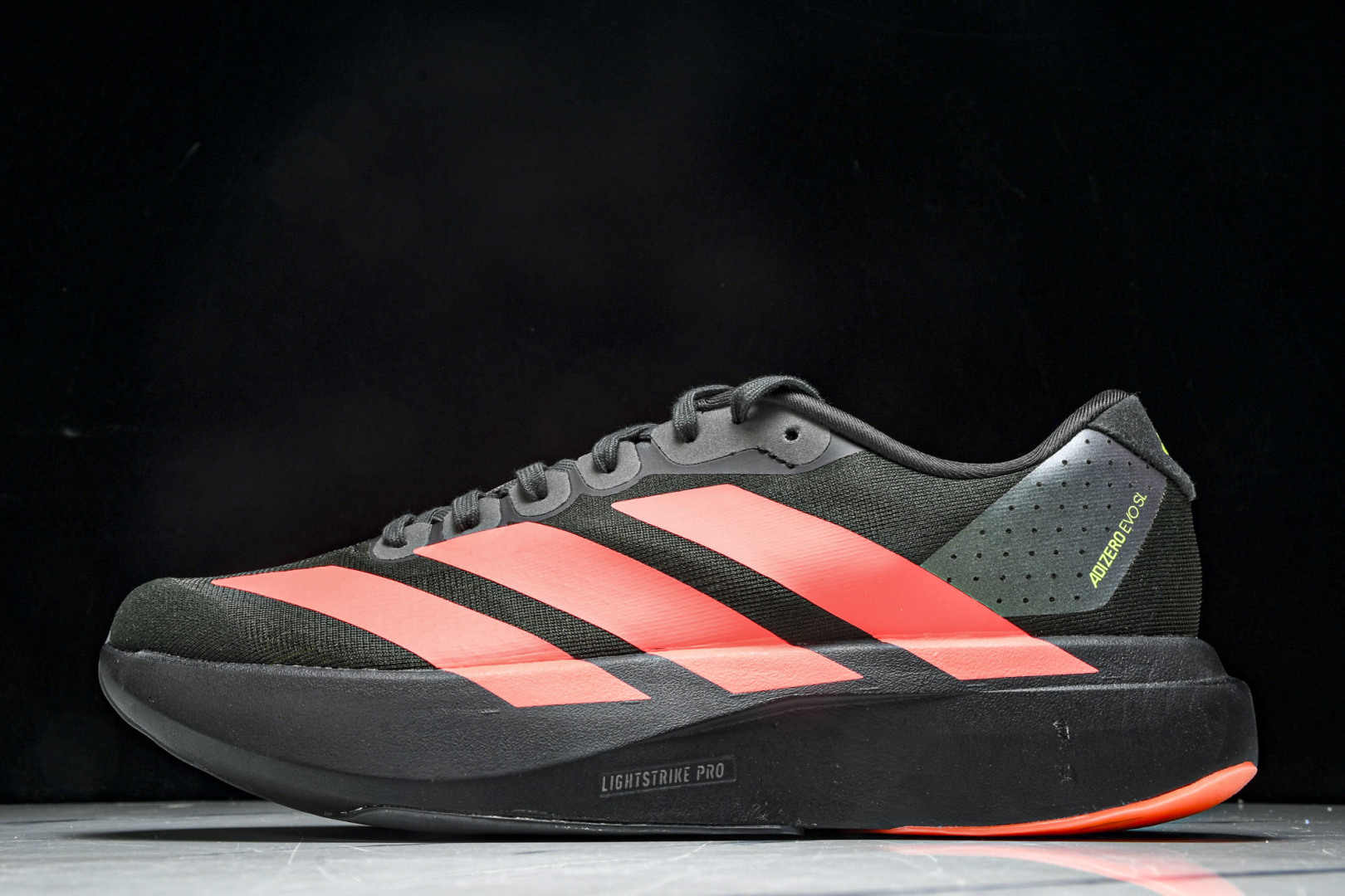 Adizero 尺码36-46

纯原版出品-Adizero Evo SL  阿迪超轻透气缓震跑鞋 JP