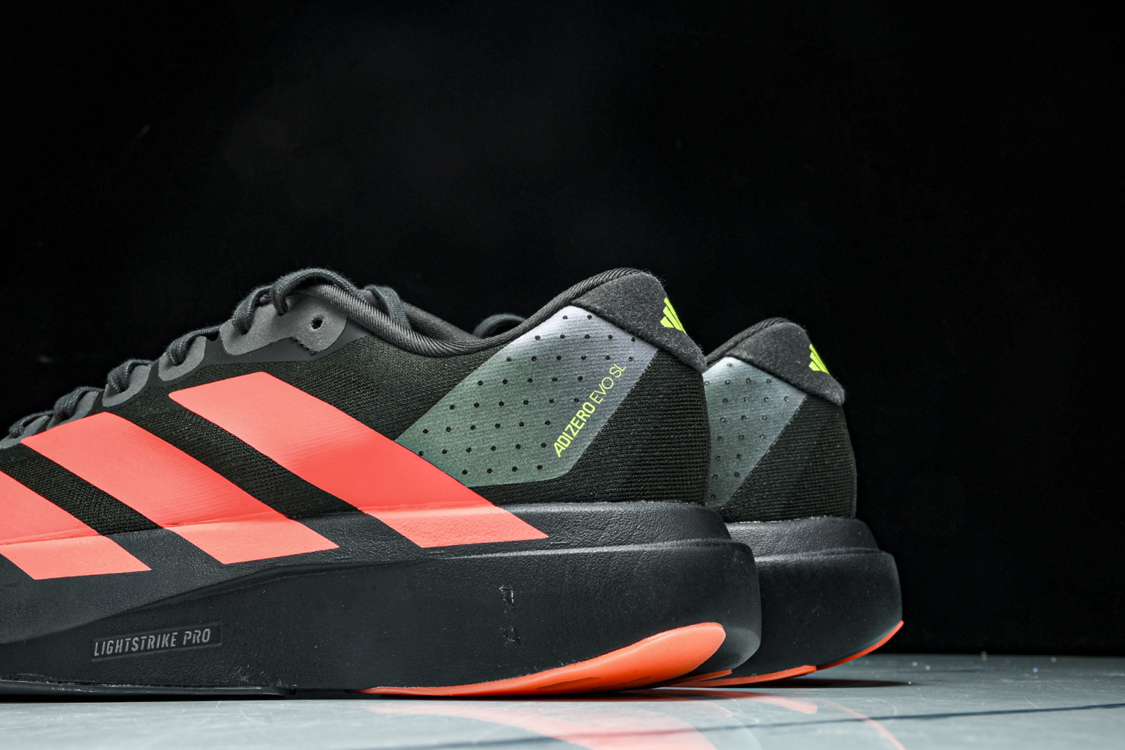 Adizero 尺码36-46

纯原版出品-Adizero Evo SL  阿迪超轻透气缓震跑鞋 JP