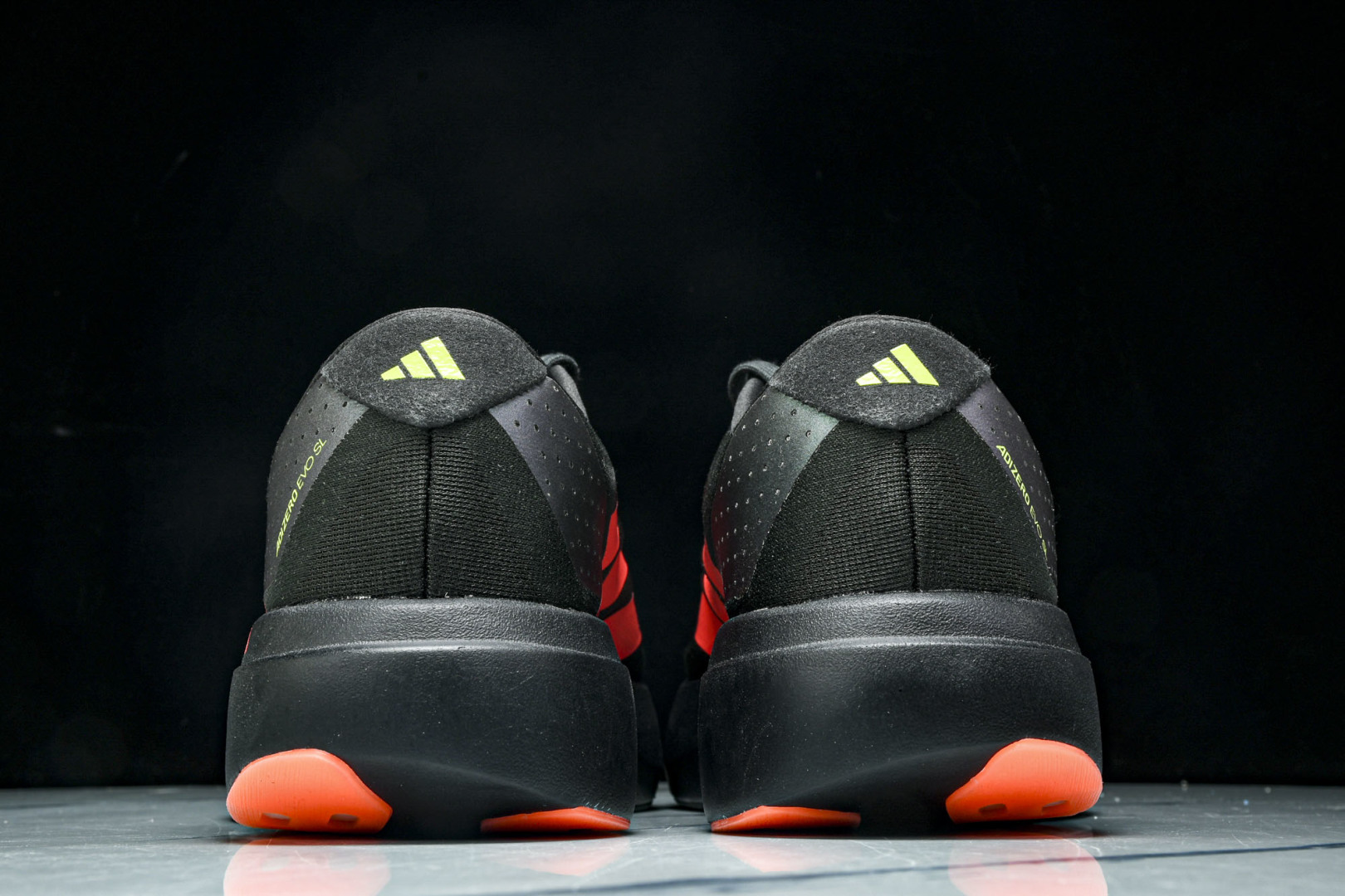 Adizero 尺码36-46

纯原版出品-Adizero Evo SL  阿迪超轻透气缓震跑鞋 JP