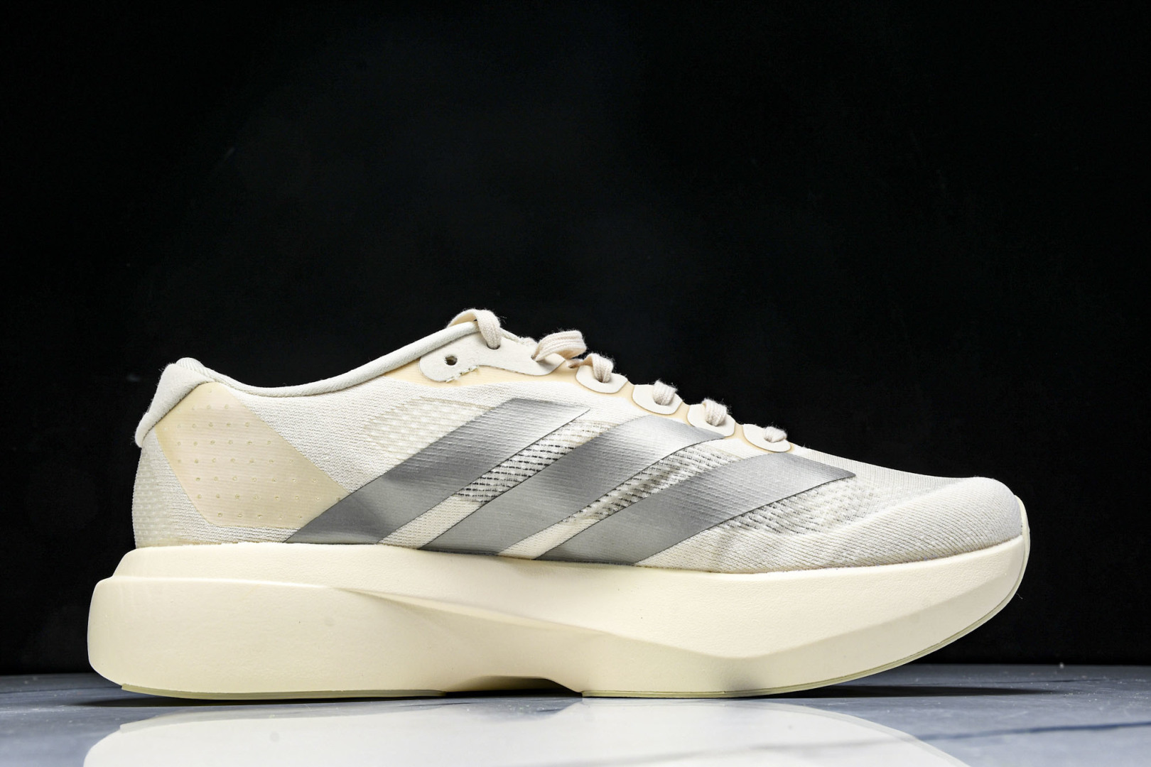 Adizero 尺码36-46

纯原版出品-Adizero Evo SL  阿迪超轻透气缓震跑鞋 JR