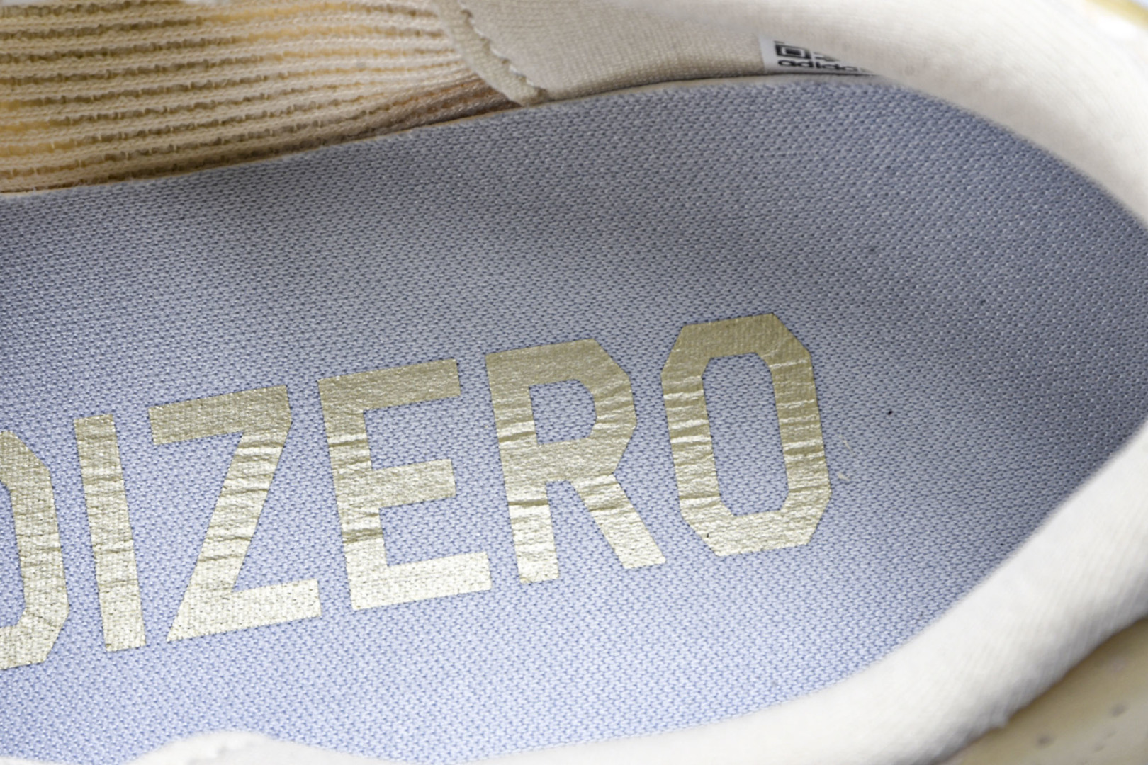 Adizero 尺码36-46

纯原版出品-Adizero Evo SL  阿迪超轻透气缓震跑鞋 JR