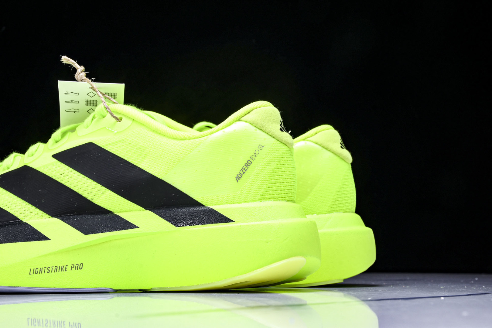 Adizero 尺码36-46

纯原版出品-Adizero Evo SL  阿迪超轻透气缓震跑鞋 JP
