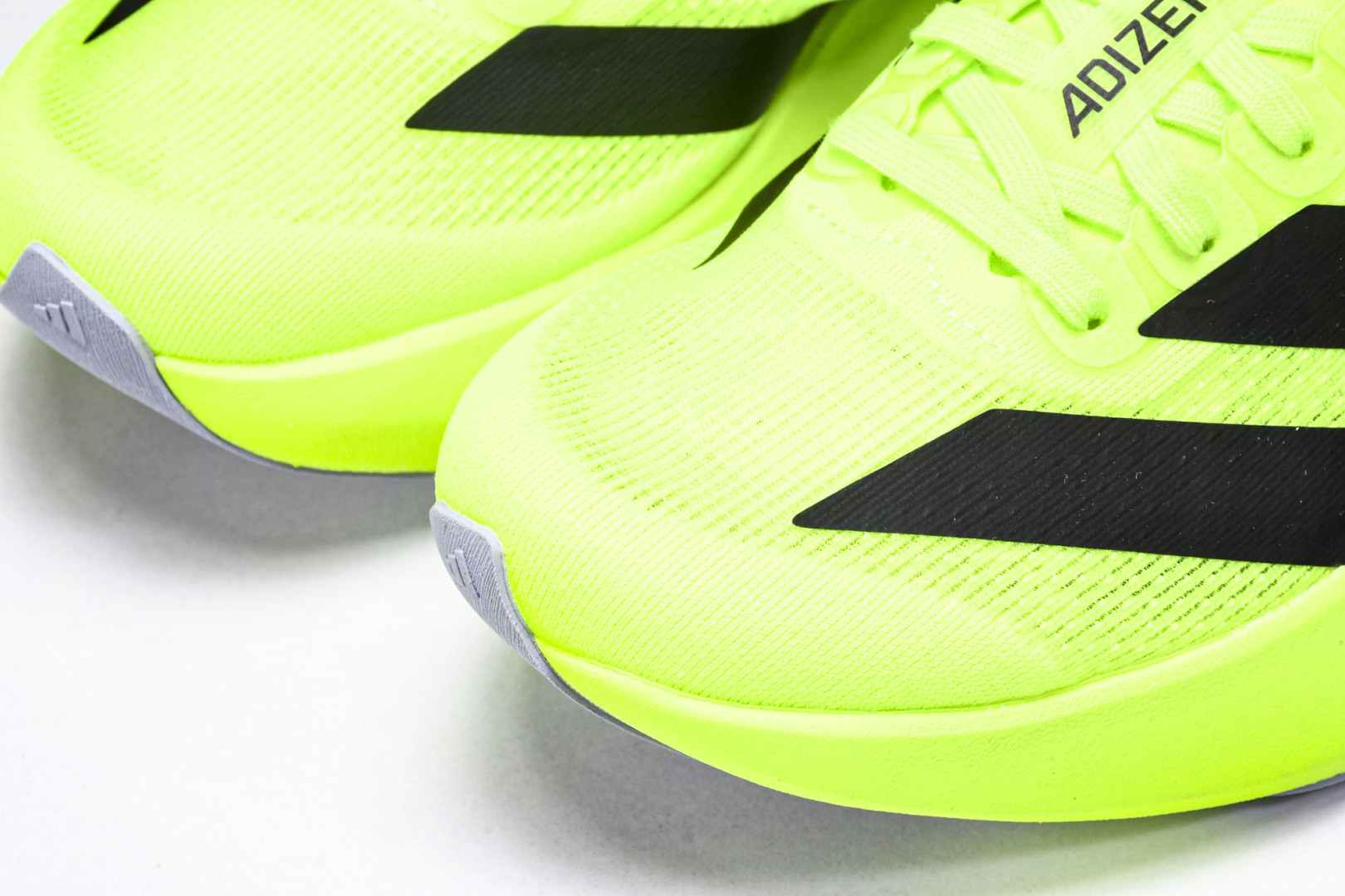 Adizero 尺码36-46

纯原版出品-Adizero Evo SL  阿迪超轻透气缓震跑鞋 JP