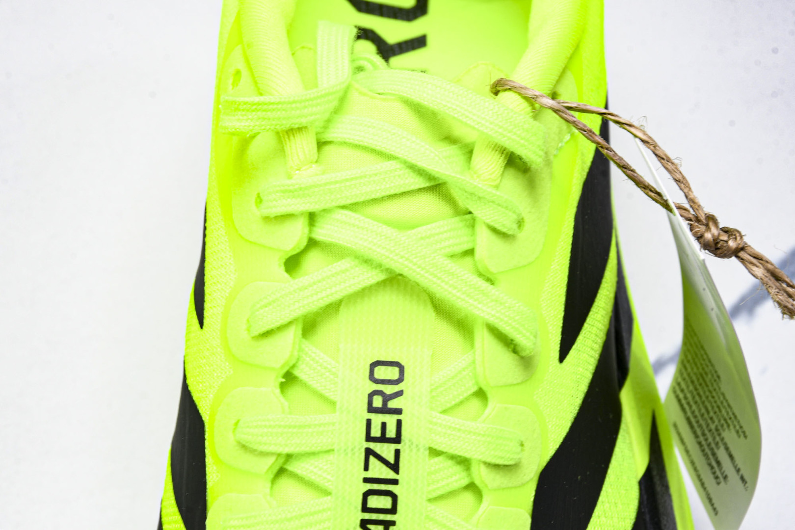 Adizero 尺码36-46

纯原版出品-Adizero Evo SL  阿迪超轻透气缓震跑鞋 JP