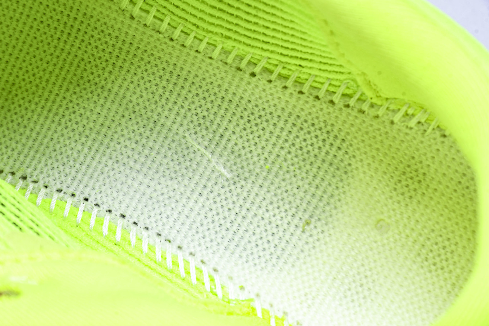 Adizero 尺码36-46

纯原版出品-Adizero Evo SL  阿迪超轻透气缓震跑鞋 JP