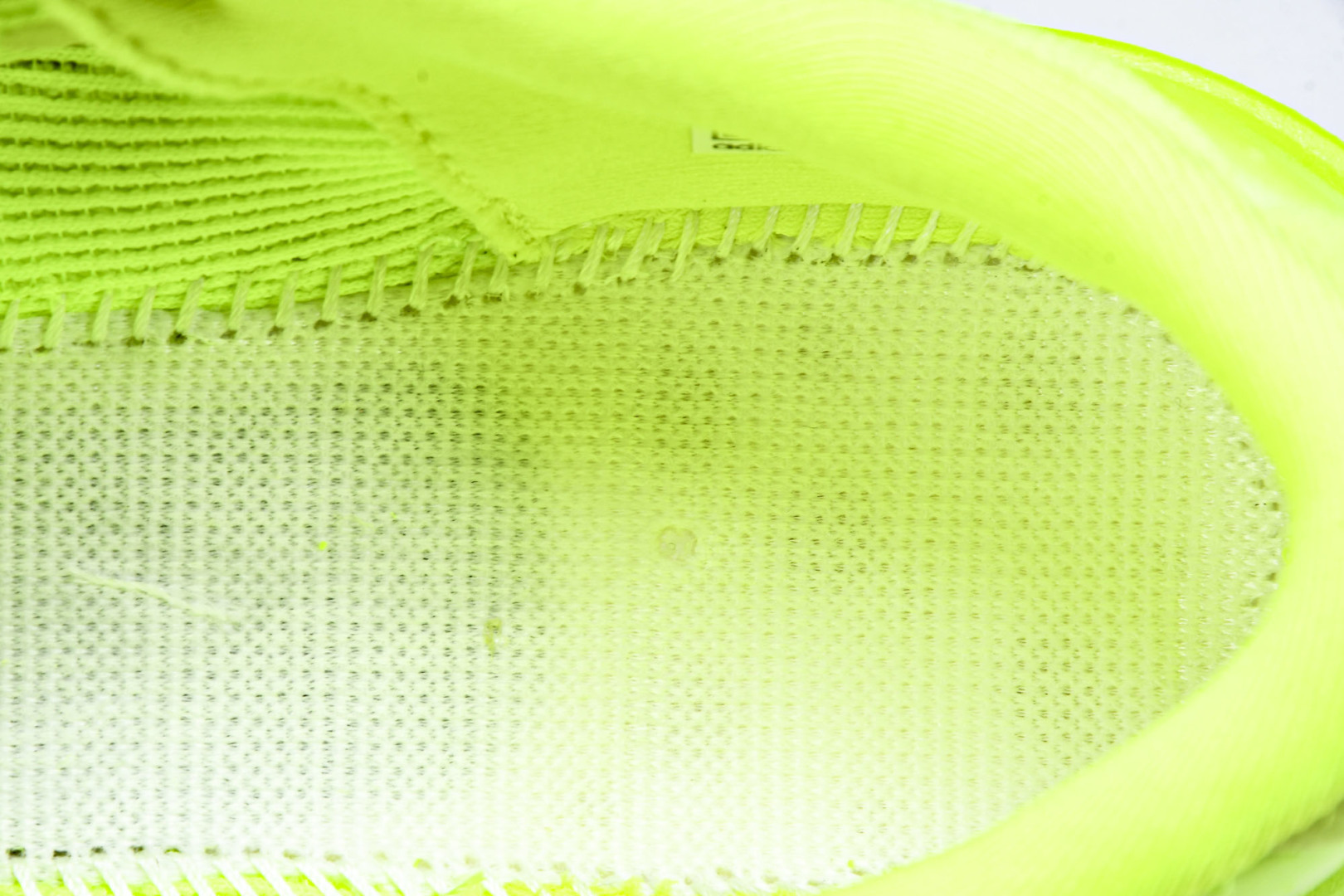 Adizero 尺码36-46

纯原版出品-Adizero Evo SL  阿迪超轻透气缓震跑鞋 JP