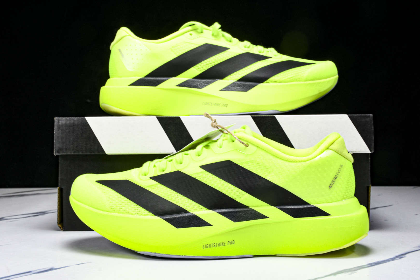 Adizero 尺码36-46

纯原版出品-Adizero Evo SL  阿迪超轻透气缓震跑鞋 JP