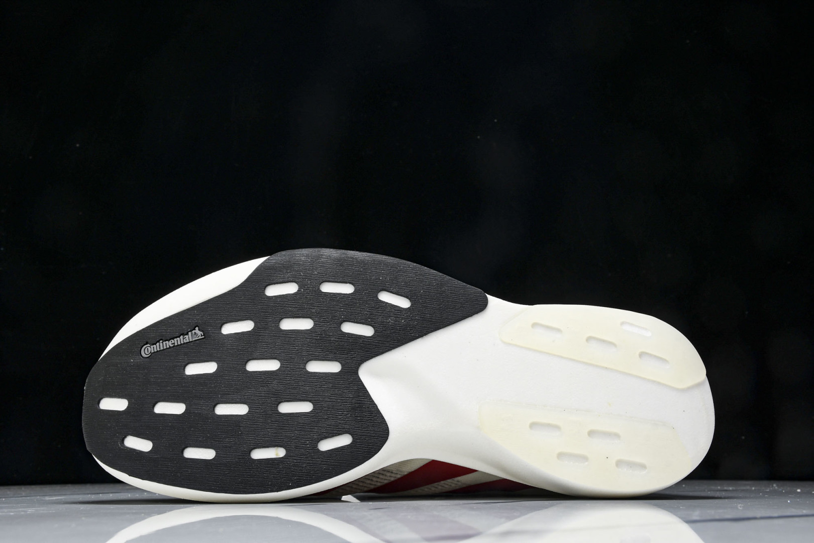 Adizero 尺码36-46

纯原版出品-Adizero Evo SL  阿迪超轻透气缓震跑鞋 JS