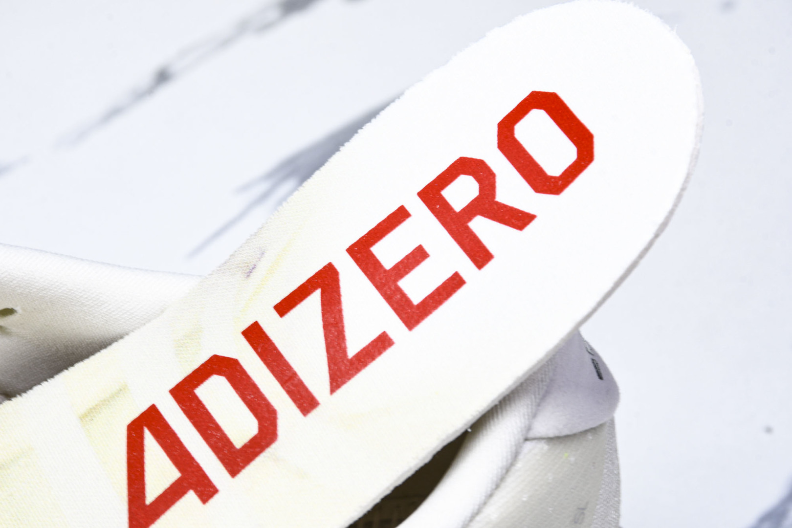 Adizero 尺码36-46

纯原版出品-Adizero Evo SL  阿迪超轻透气缓震跑鞋 JS