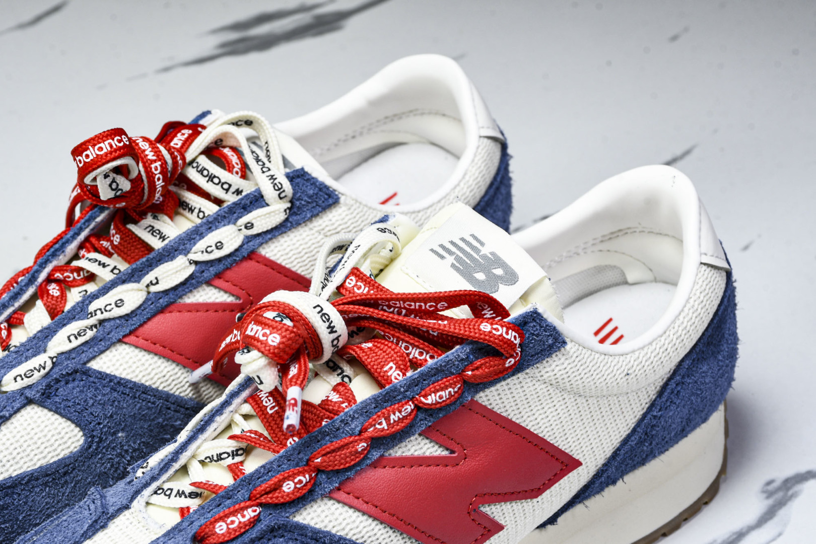 NB471 尺码36-47

纯原版出品-New Balance NB471系列织物牛剖层革生活休闲鞋 