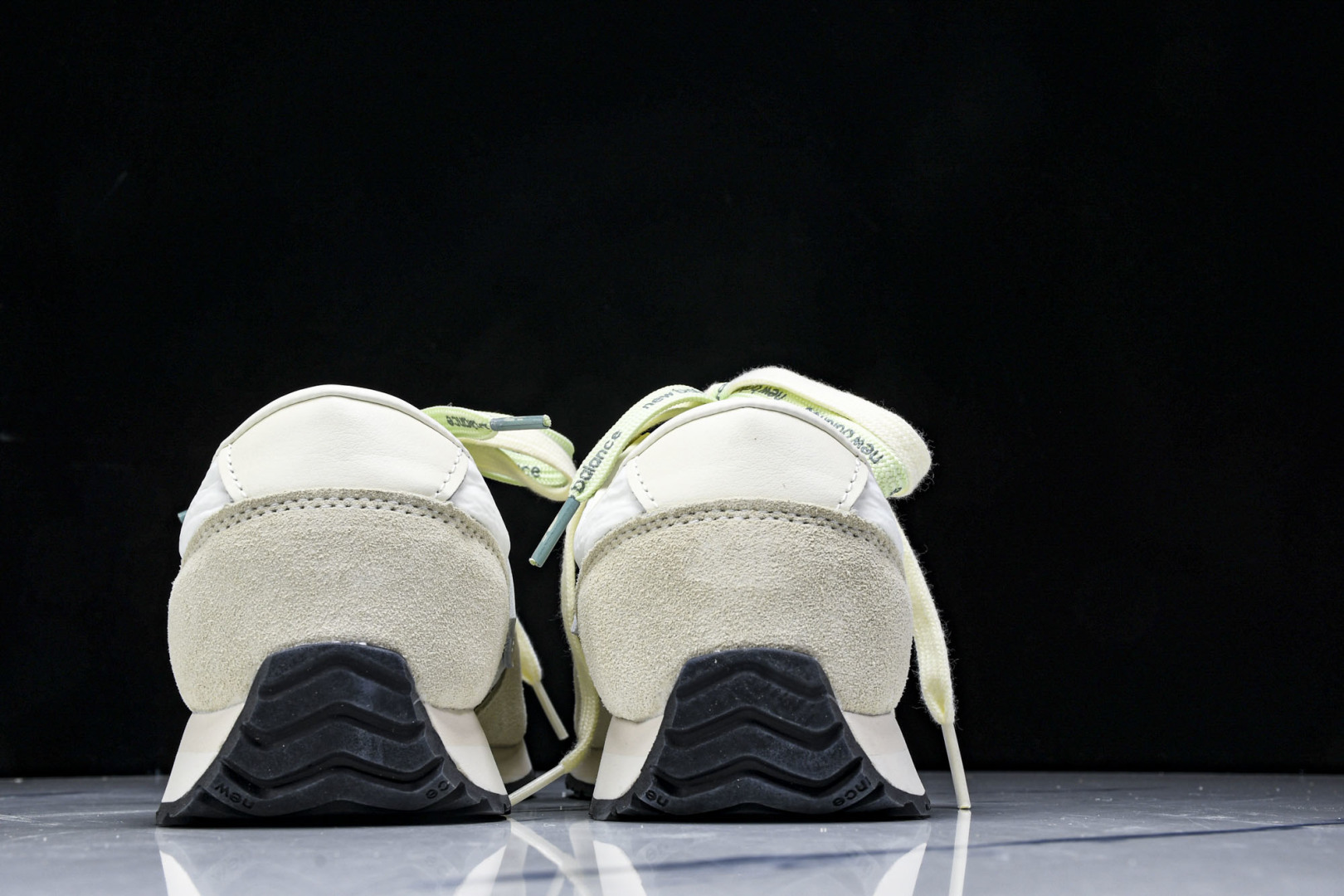 NB471 尺码36-47

纯原版出品-New Balance NB471系列织物牛剖层革生活休闲鞋 