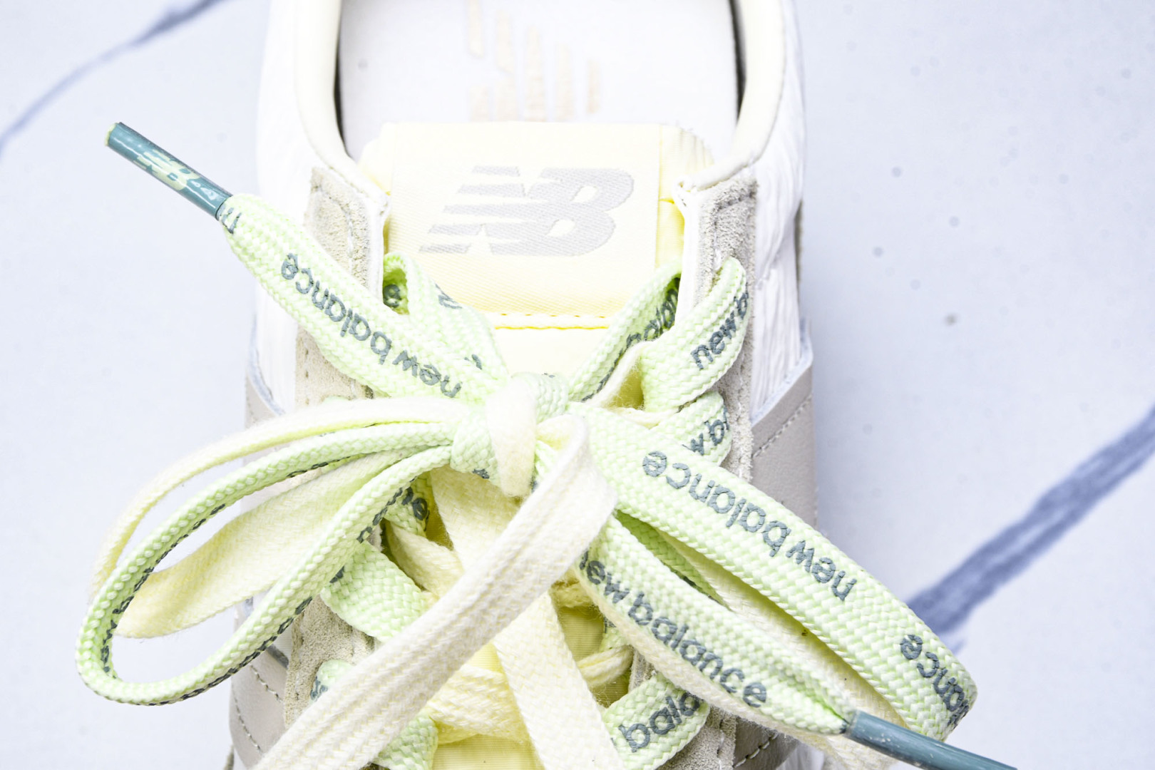 NB471 尺码36-47

纯原版出品-New Balance NB471系列织物牛剖层革生活休闲鞋 