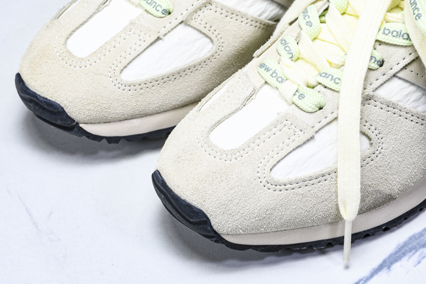 NB471 尺码36-47

纯原版出品-New Balance NB471系列织物牛剖层革生活休闲鞋 