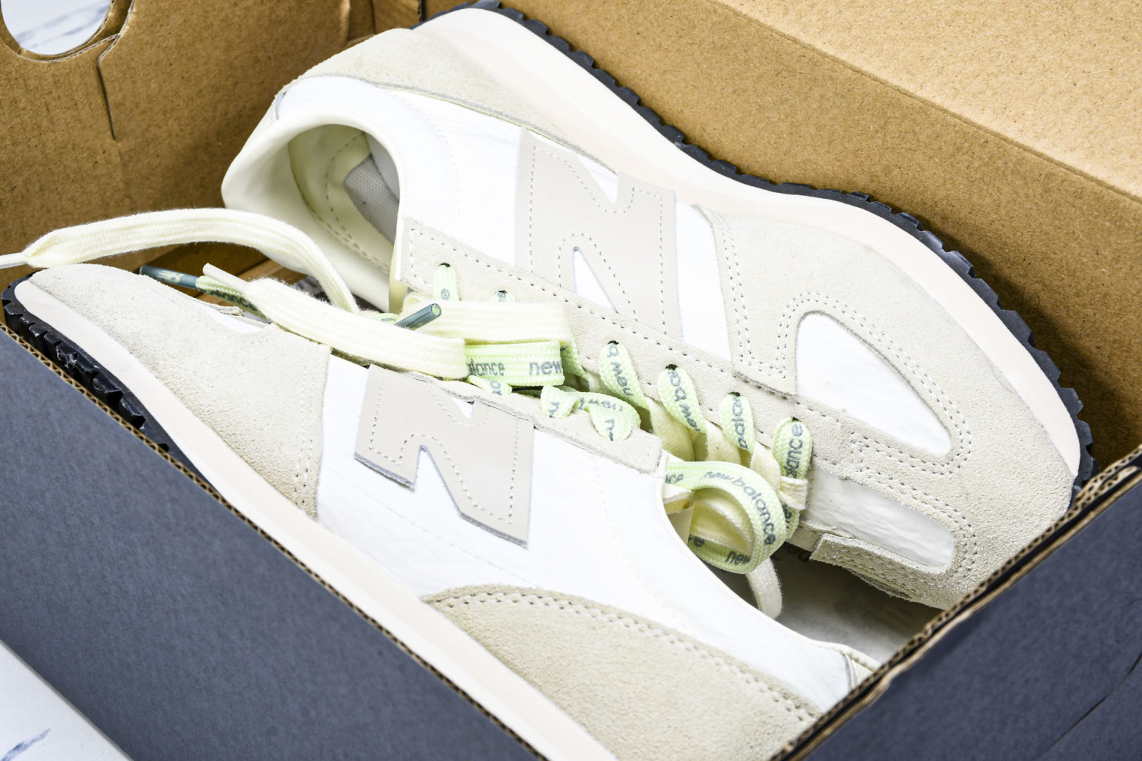 NB471 尺码36-47

纯原版出品-New Balance NB471系列织物牛剖层革生活休闲鞋 