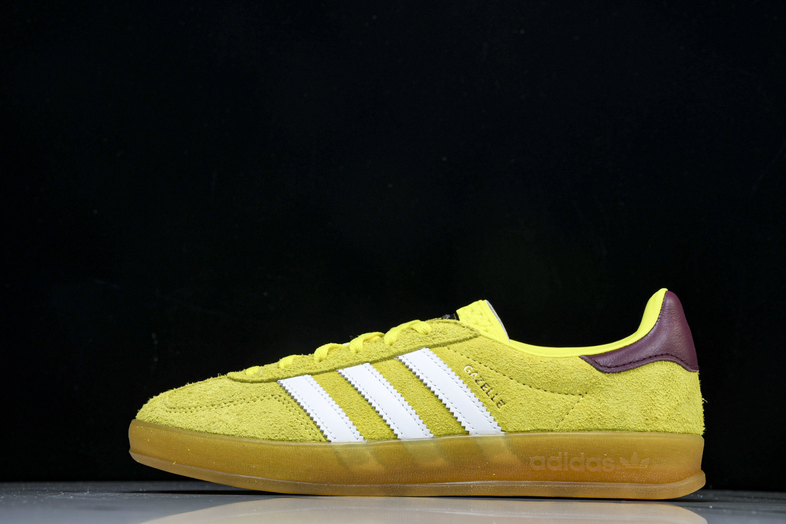 Originals 尺码36-47

纯原版出品-Gazelle Indoor Trainers 黄白 