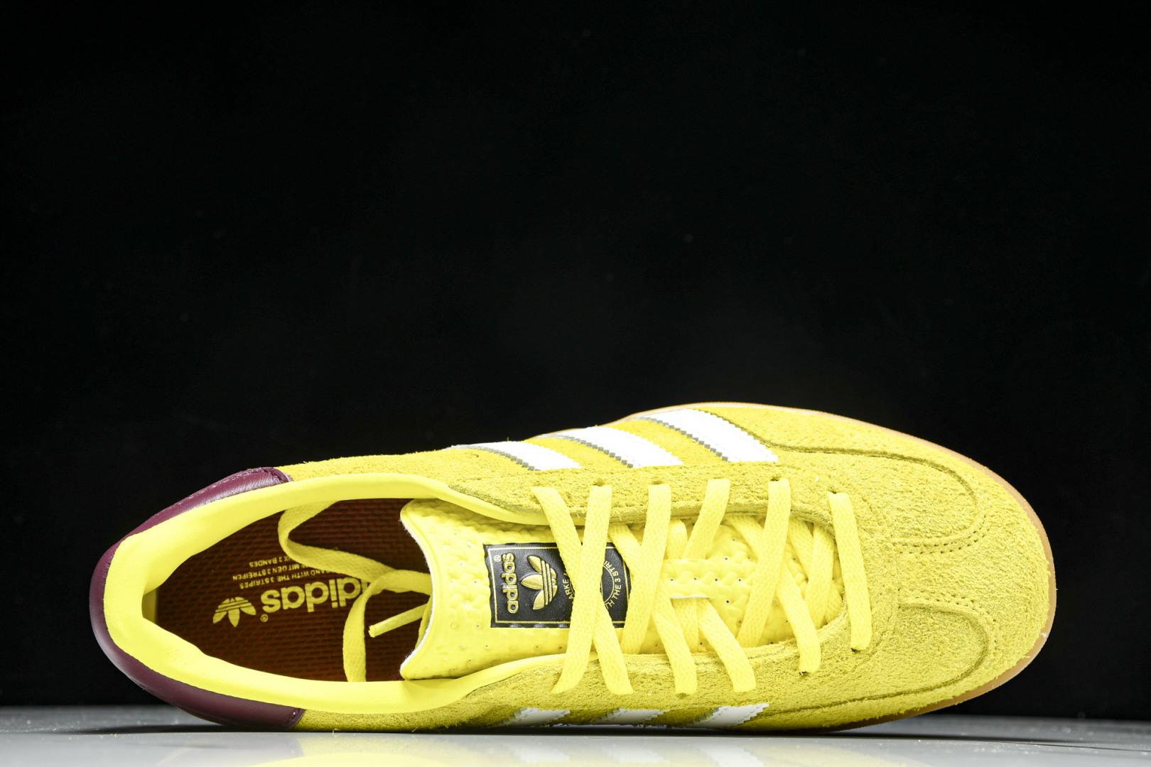 Originals 尺码36-47

纯原版出品-Gazelle Indoor Trainers 黄白 