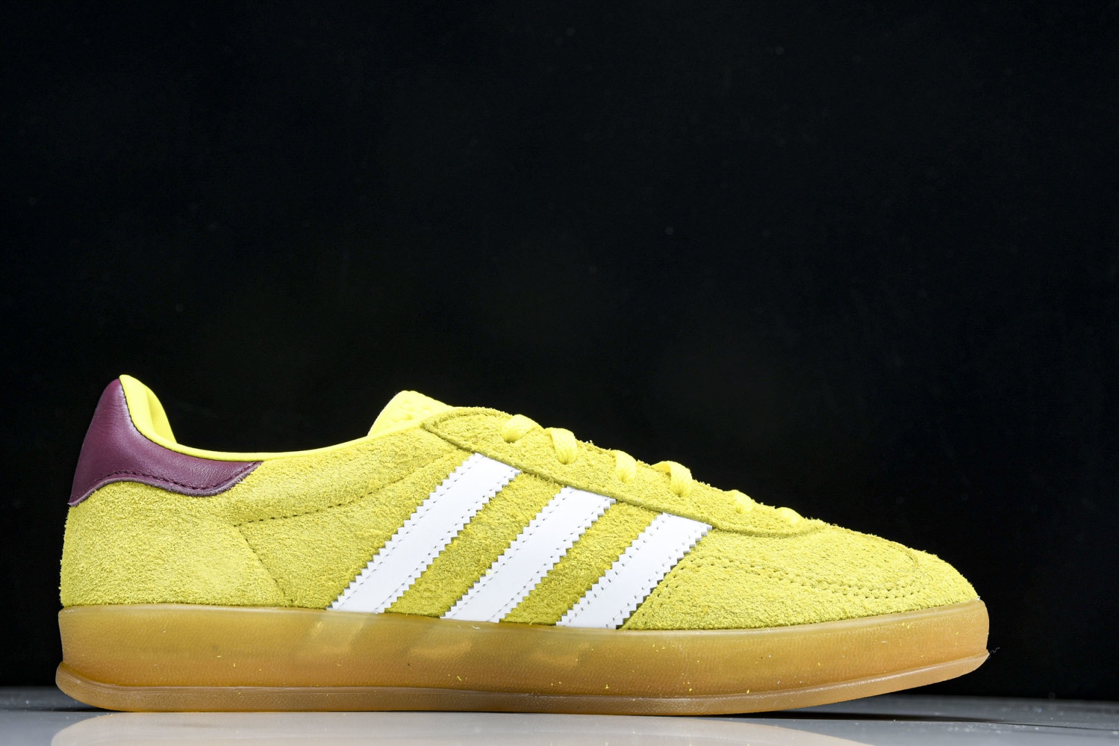 Originals 尺码36-47

纯原版出品-Gazelle Indoor Trainers 黄白 