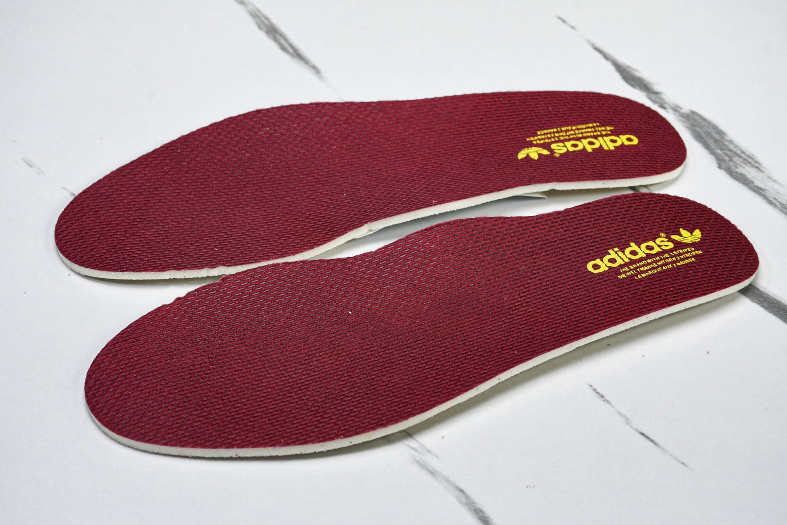 Originals 尺码36-47

纯原版出品-Gazelle Indoor Trainers 黄白 