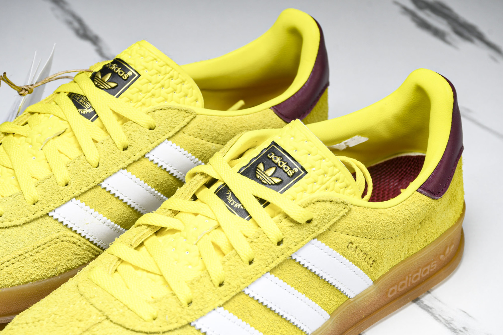 Originals 尺码36-47

纯原版出品-Gazelle Indoor Trainers 黄白 