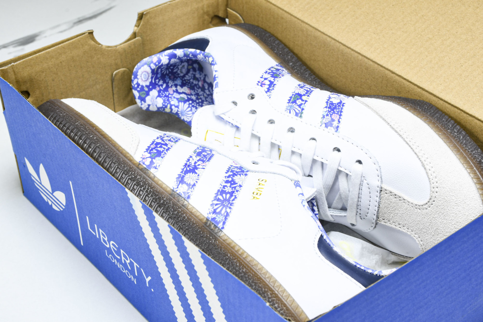 Originals 尺码36-40

纯原版出品-Samba Liberty LDN 阿迪三叶草休闲板鞋
