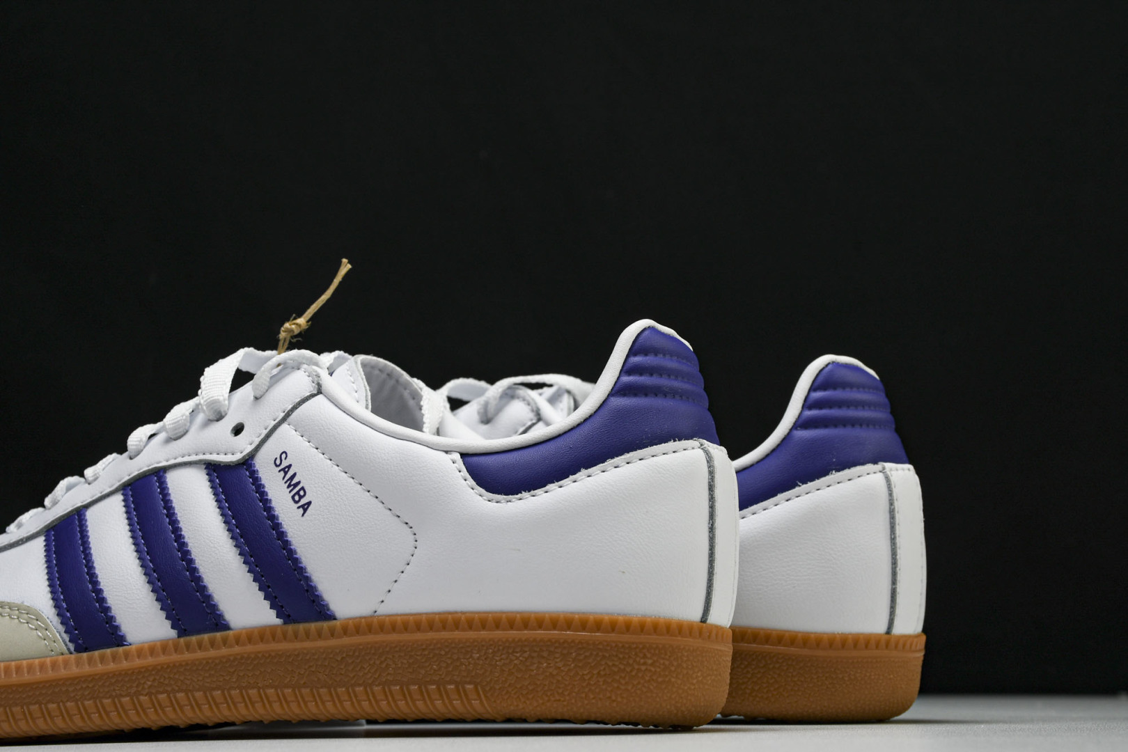Originals 尺码36-45

纯原版出品-Samba OG 阿迪三叶草休闲板鞋 亮白蓝米白 IF