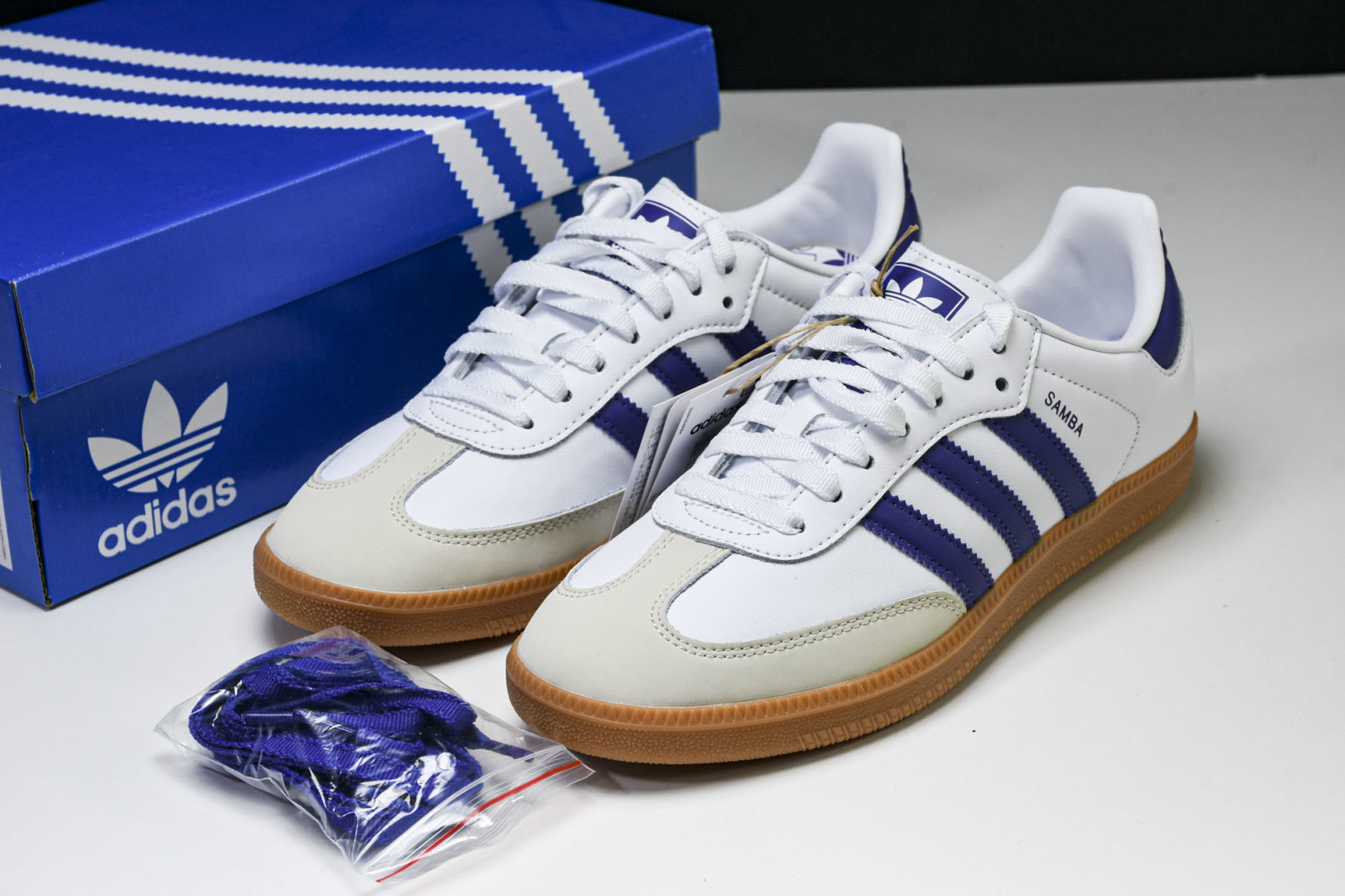 Originals 尺码36-45

纯原版出品-Samba OG 阿迪三叶草休闲板鞋 亮白蓝米白 IF