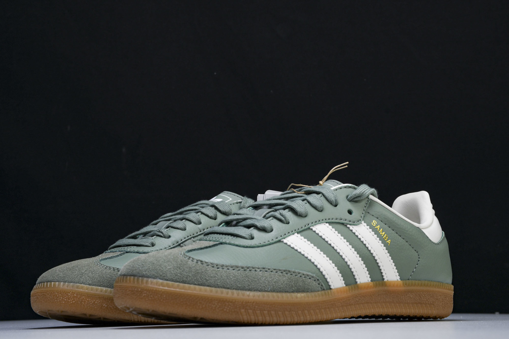 Originals 尺码36-45

纯原版出品-Samba OG 阿迪三叶草休闲板鞋 银灰绿白 IE7
