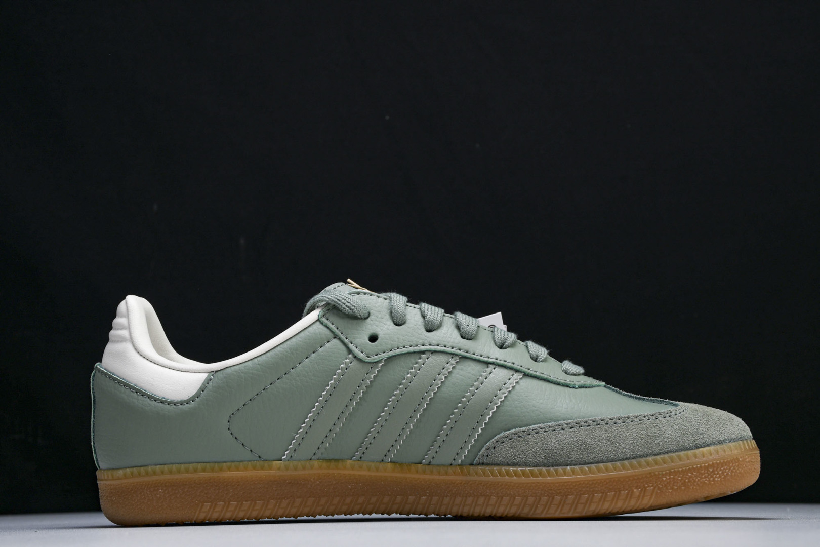 Originals 尺码36-45

纯原版出品-Samba OG 阿迪三叶草休闲板鞋 银灰绿白 IE7