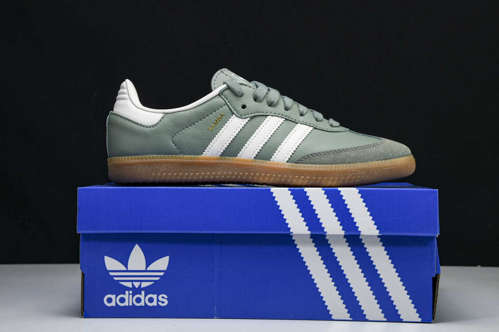 Originals 尺码36-45

纯原版出品-Samba OG 阿迪三叶草休闲板鞋 银灰绿白 IE7