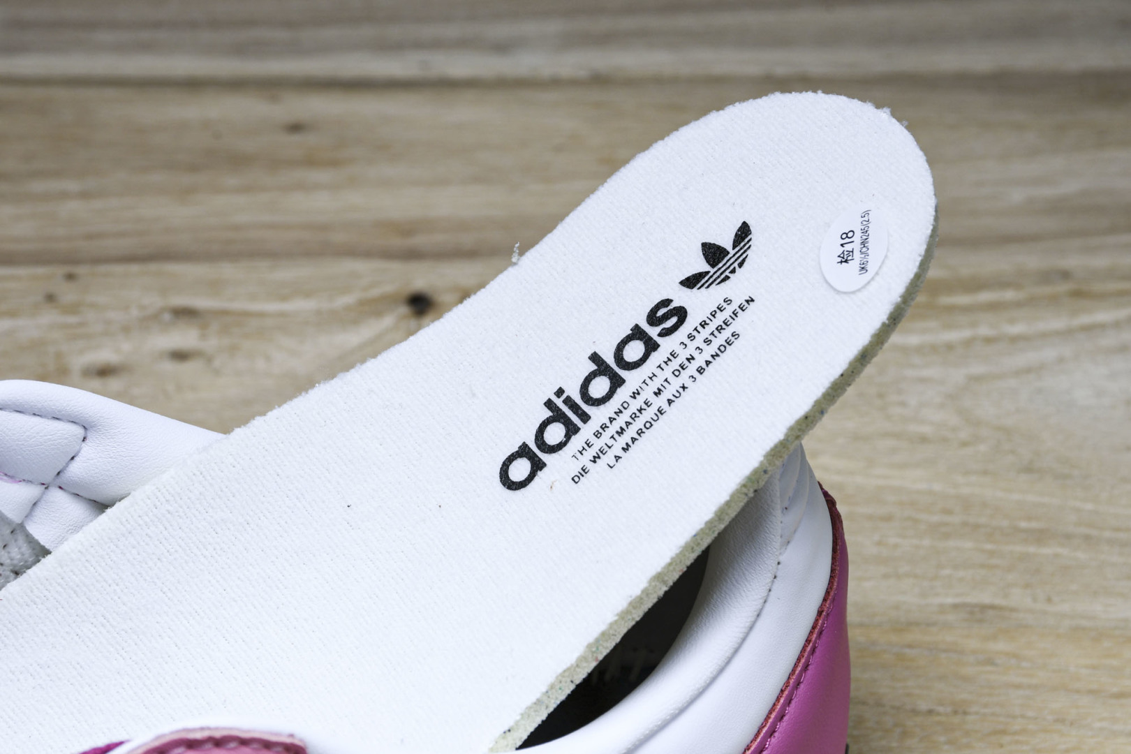 Originals 尺码36-40

纯原版出品-Originals Samba 草莓熊熊 白粉 定制球