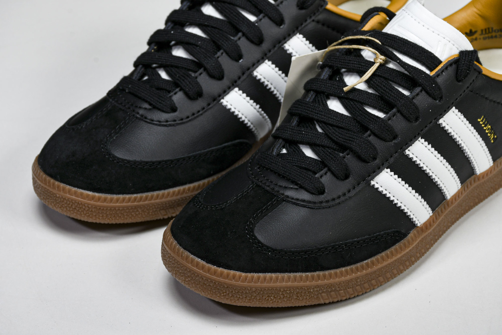 Originals 尺码36-45

纯原版出品-JJJJound x Ad Samba OG 极简高奢