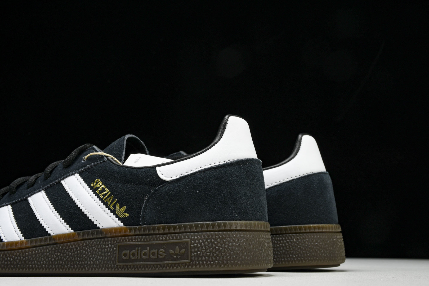 Originals 尺码36-45

纯原版出品-Handball Spezial 阿迪达斯经典款反毛皮