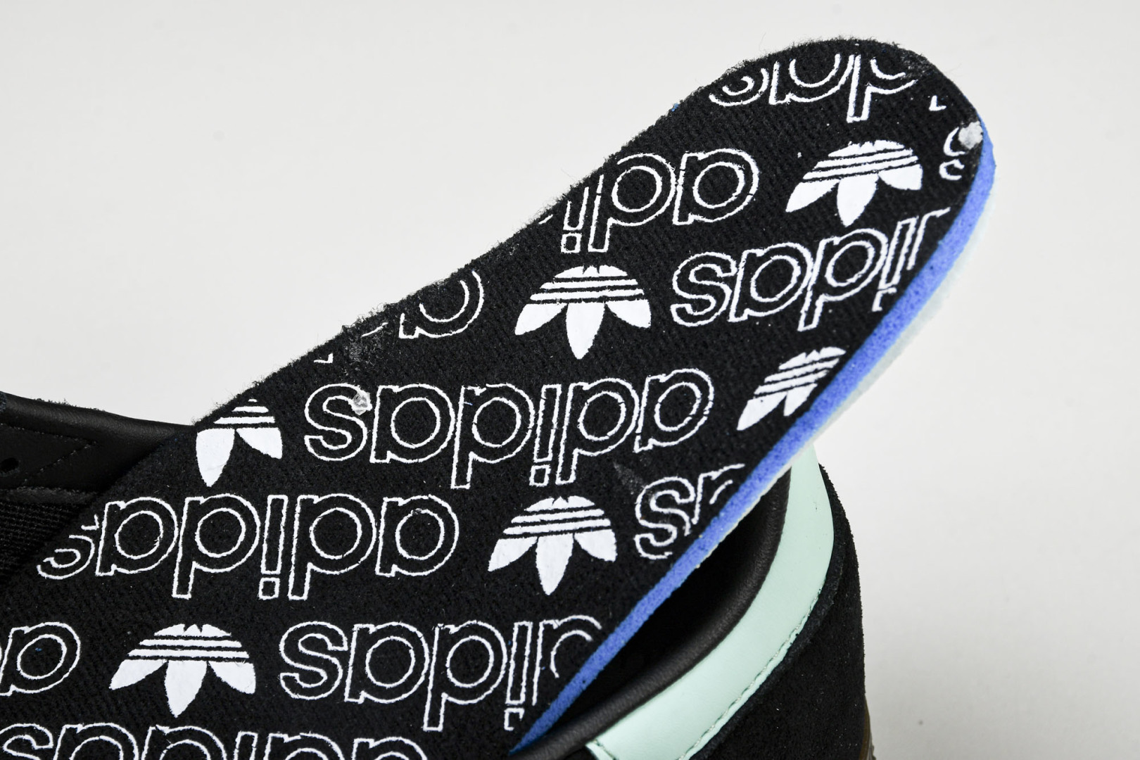 Originals 尺码36-45

纯原版出品-Originals Handball Spzl 深蓝 