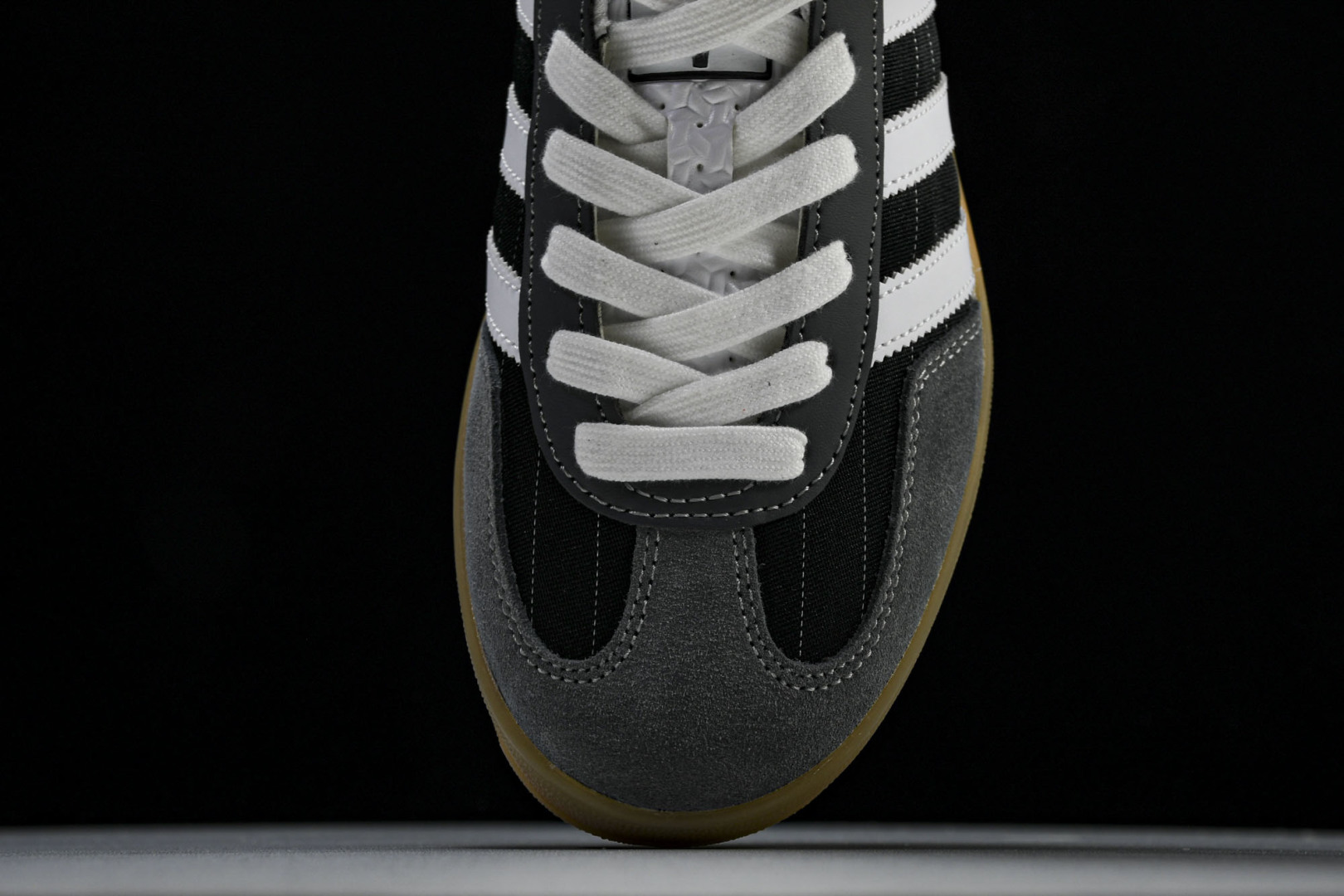 Originals 尺码36-45

纯原版出品-Originals Gazelle Indoor 黑色